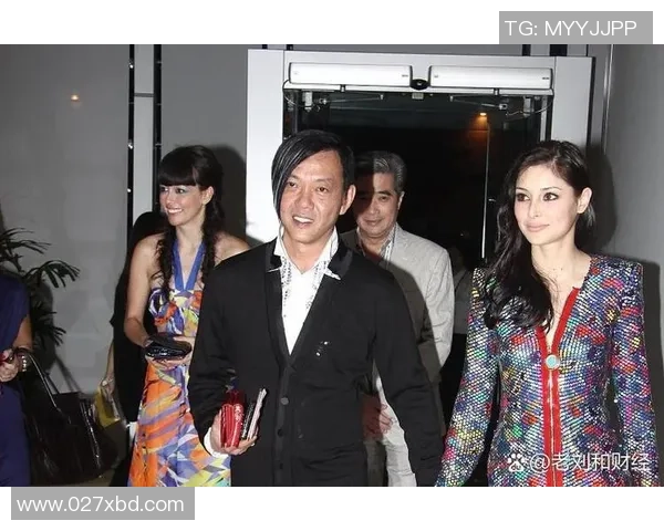 岁月沉淀情谊老牌足球球星同框留下珍贵历史印记