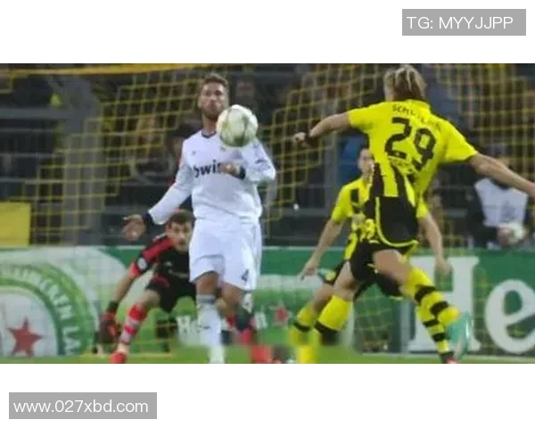 足球巨星出场瞬间引爆全场激情 揭秘明星球员的赛场魅力与战术影响